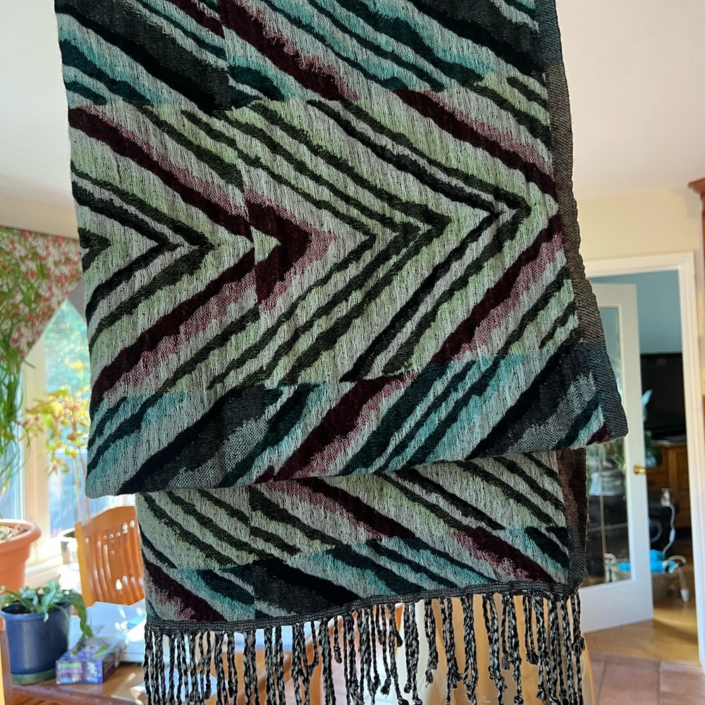 Aritzia Chevron Patterned Scarf